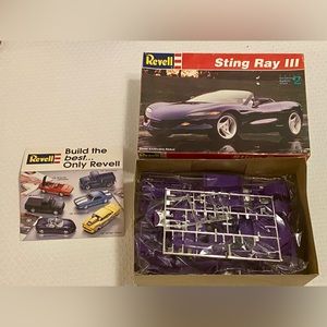 REVELL Sting Ray III Model Kit- Unopened